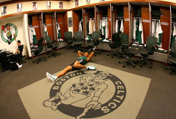 赛后体能课后，门兴格拉德巴赫防线松动备战NBA常规赛，更衣室稳定，阵容厚度经受考验的简单介绍